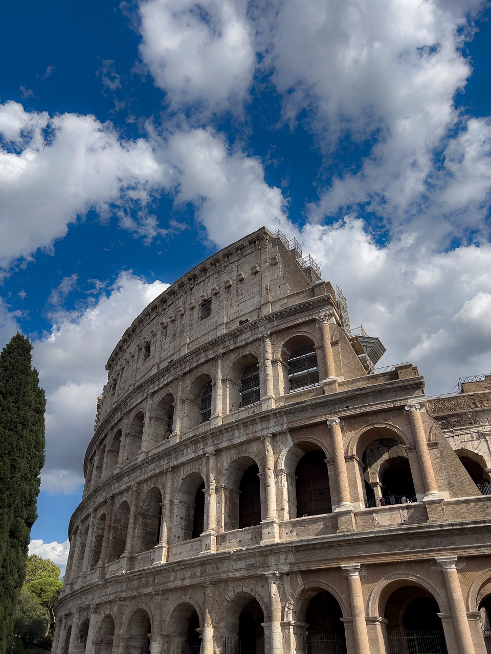 Destiantion wedding photographer,Rome portrait photographer,Rome Pre wedding photoshoot Vatican Portraits,Rome pre wedding photoshoot
