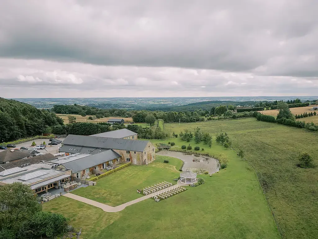 Peak Edge Hotel Wedding Photographer: Rustic, Relaxed & Right on the Doorstep of the Peaks