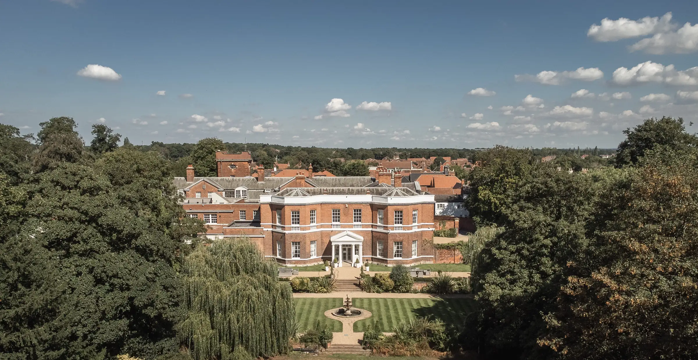 BAWTRY HALL WEDDING PHOTOGRAPHER BRIDAL GUEST ARRIVING AND CEREMONY ROOM SETUP